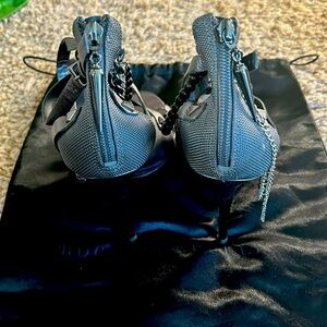 Rock &Republic Heels